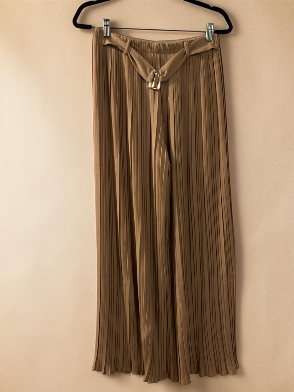 Alice Blue Camel Pleated Wide-Leg Pants with belt